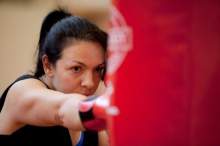 Laska throwing Punch (1)